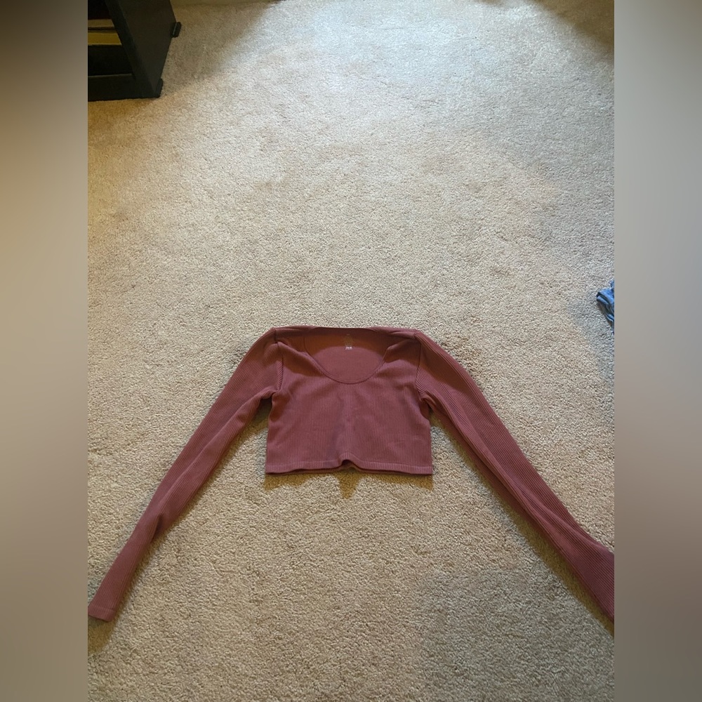 I am selling this cute pink crop top !